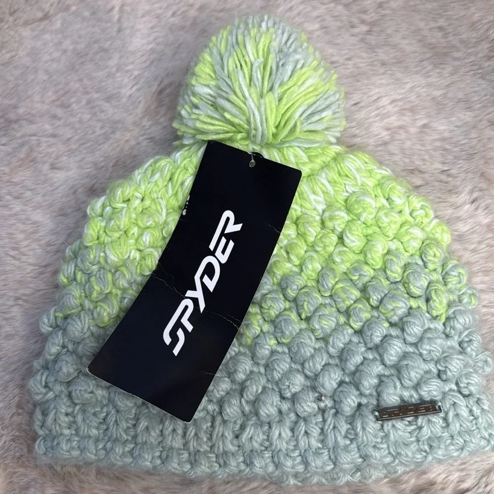 Spyder | GIRLS BRRR BERRY POM BEANIE, in Wintergreen, NWT